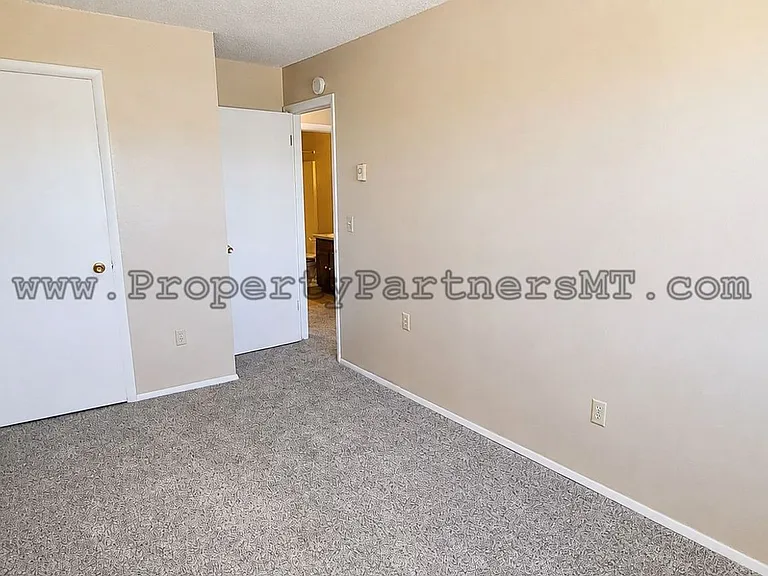 504 S 20th Ave — Photo 17