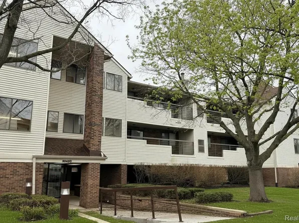 30450 Orchard Lake Rd Unit 73, Farmington, MI 48334