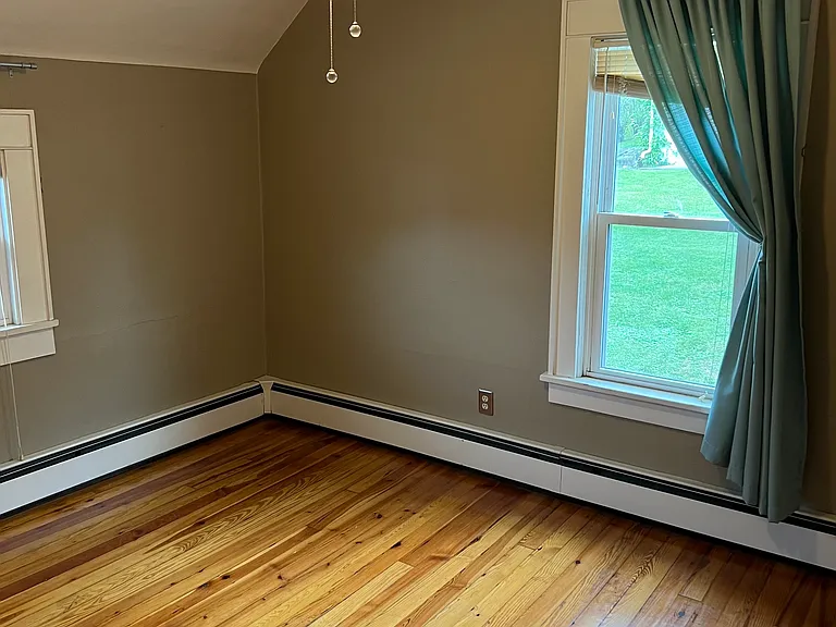925 Ridgeway Ave — Photo 7