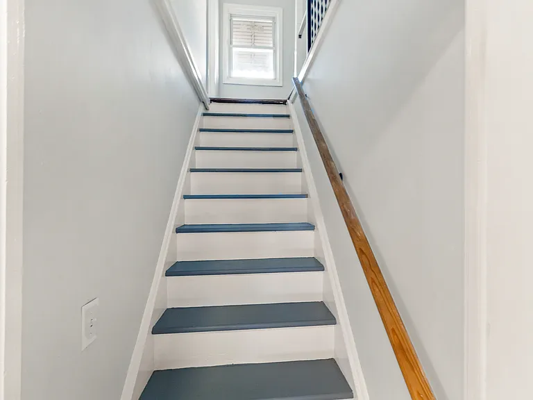 252 E 1st St — Photo 15