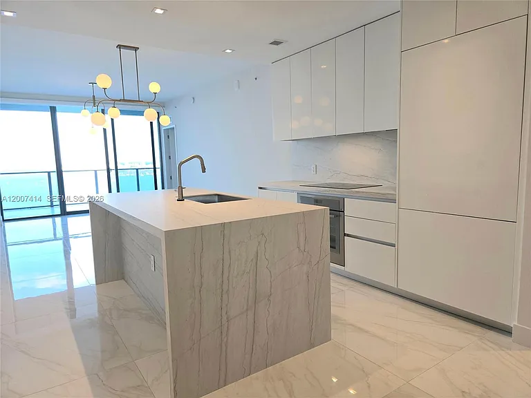 700 NE 24th St #3104 — Photo 1