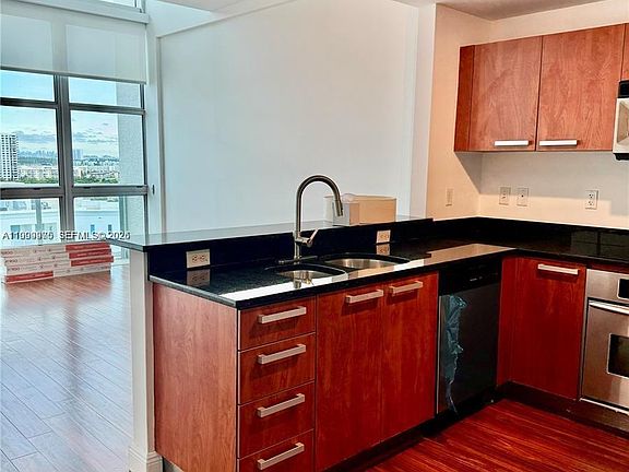 5th image of 3131 NE 188th St APT 21213
