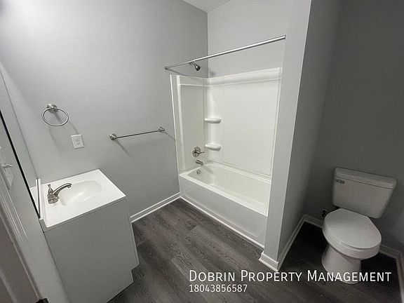 5th image of 2080 Moore St