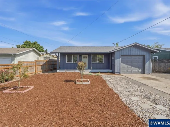 405 Washington St, Silverton, OR 97381