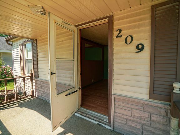 5th image of 209 S Cory St