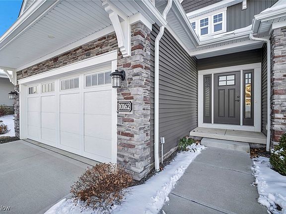 3rd image of 10162 Brookhaven Ln