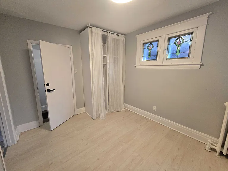 1047 Main St E #3 — Photo 9
