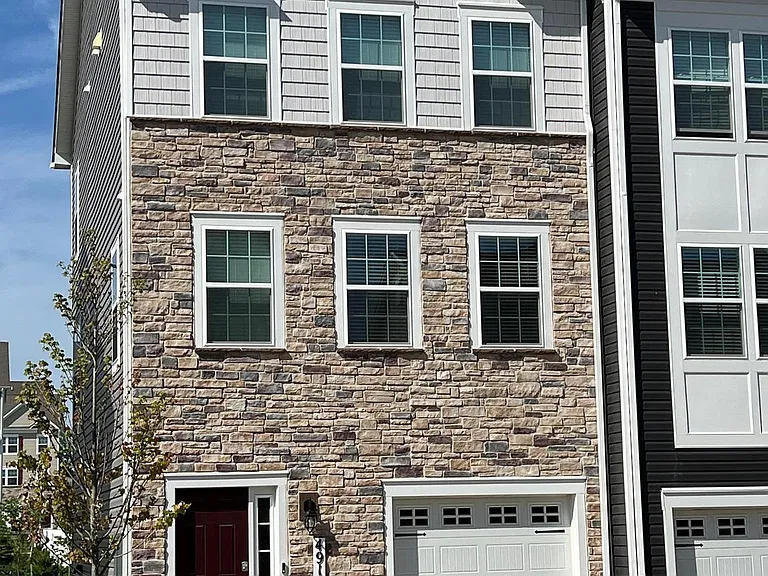 4917 Arcola Rd — Photo 1