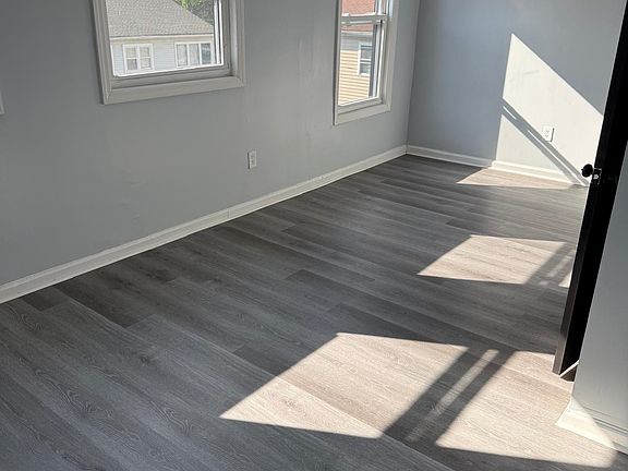 4th image of 51 Bishop St