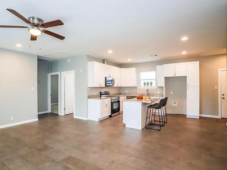 6409 Carver Rd — Photo 13