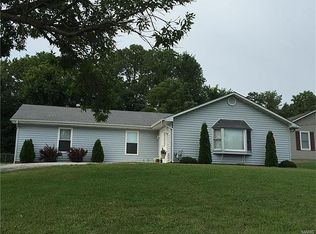 25 Linda Ct, Fenton, MO 63026