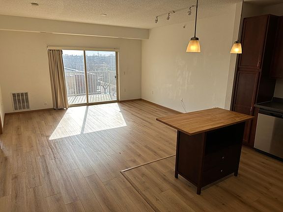 5th image of 2929 21st Ave S APT 411