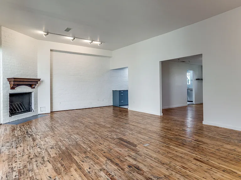 4024 Buena Vista St — Photo 4