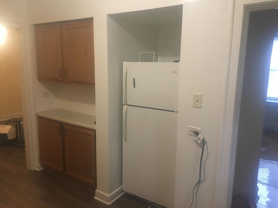 2nd image of 1713 W 83rd St #2
