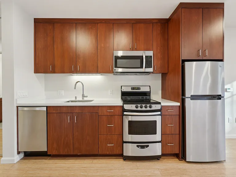 Addison Arts Apartments — Photo 14
