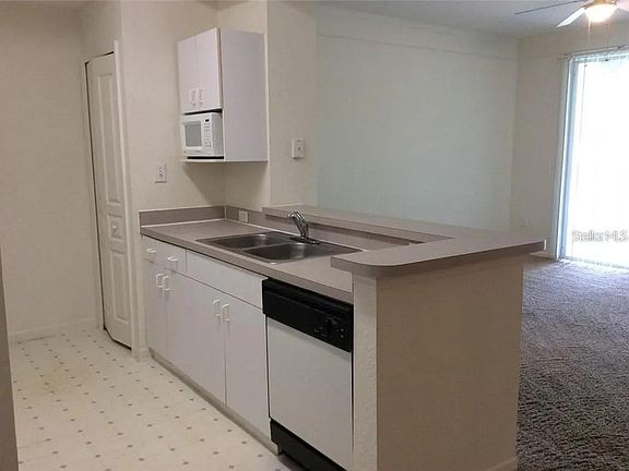 5th image of 17104 Carrington Park Dr APT 502