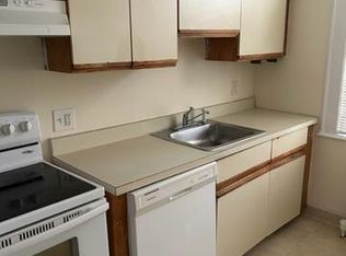 90 Grove St #C5, Stamford, CT 06901