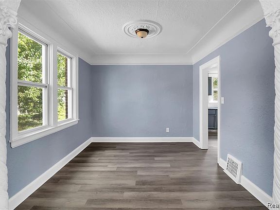 5th image of 16588 Woodingham Dr