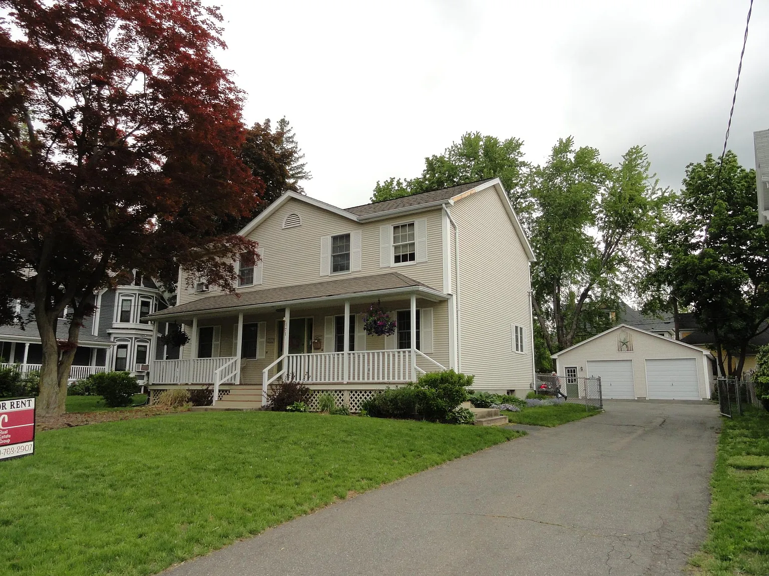 1 bed, 1.5 bath, 900 sqft, $1,560 — Photo 2