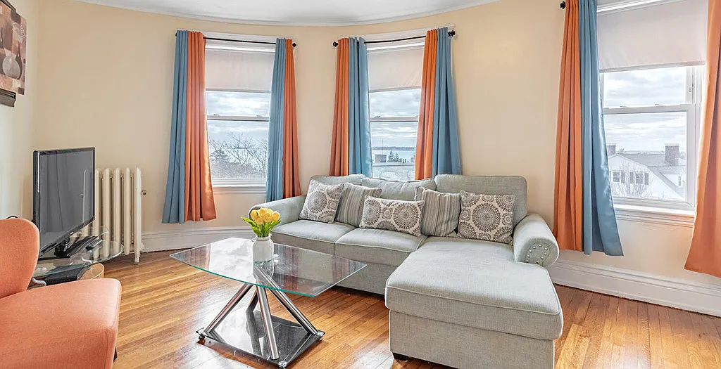 Bayview Apartments — Photo 3