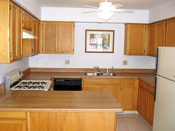 Kitchen with lots of cabinet and counter space