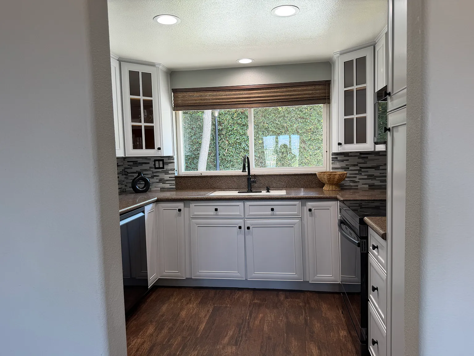 2 bed, 2.5 bath, 1449 sqft, $3,600 — Photo 2