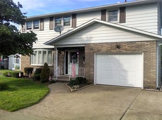 455 W 6th St, West Wyoming, PA 18644
