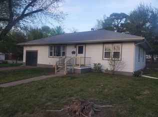 326 N Prewitt St, Nevada, MO 64772