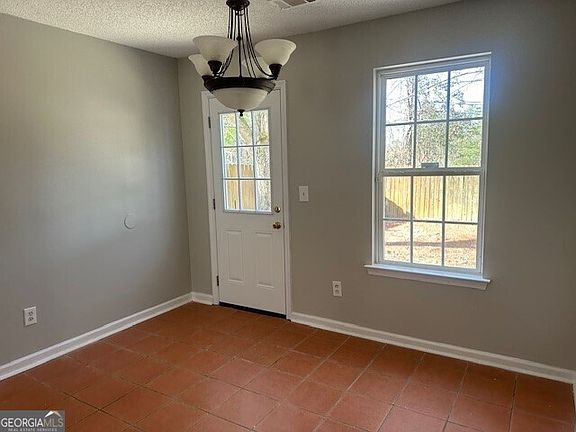 5th image of 1629 Hallmark Hills Dr