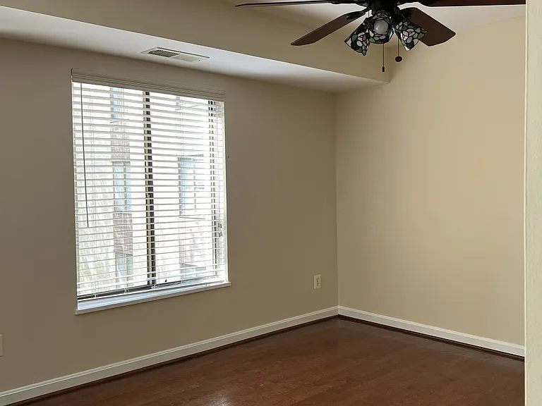 6001 Arlington Blvd #305 — Photo 4