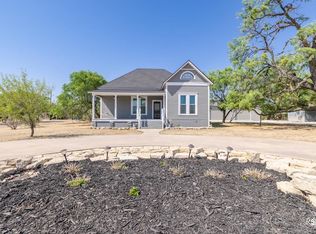 2001 N 9th St, Ballinger, TX 76821