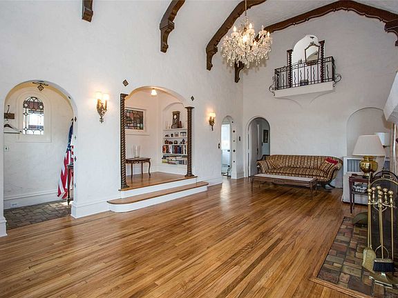 3rd image of 574 Washington Blvd