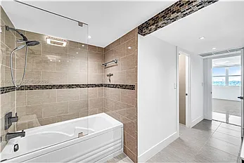 6770 Indian Creek Dr #70 — Photo 28