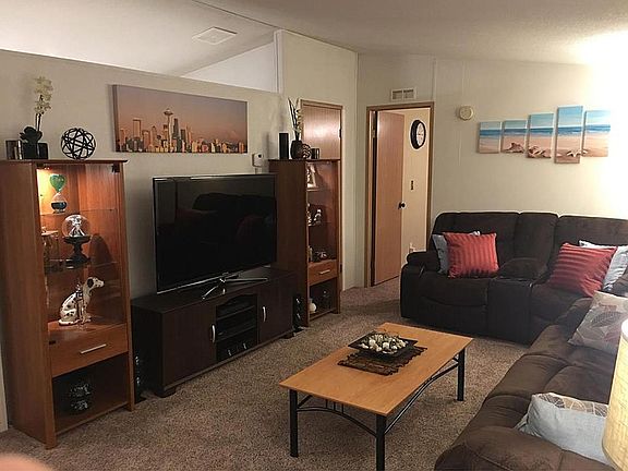 Spacious living room