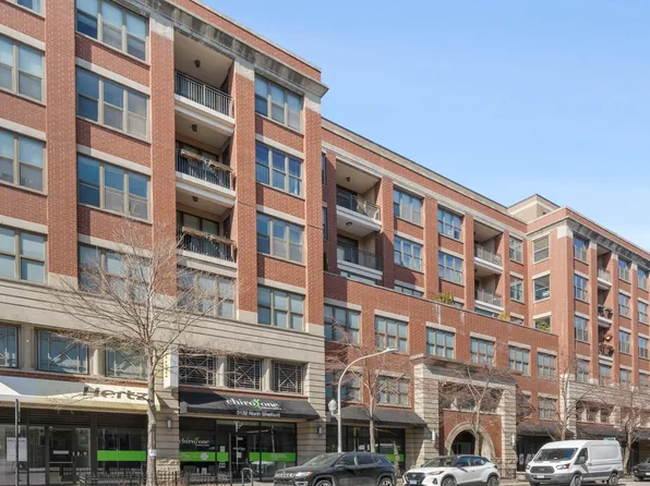 3140 N Sheffield Ave APT 601, Chicago, IL 60657