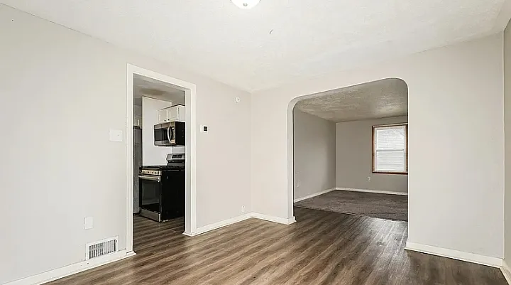 Lee Dr — Photo 3