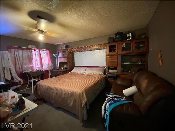 4th image of 6945 Surrey Ct