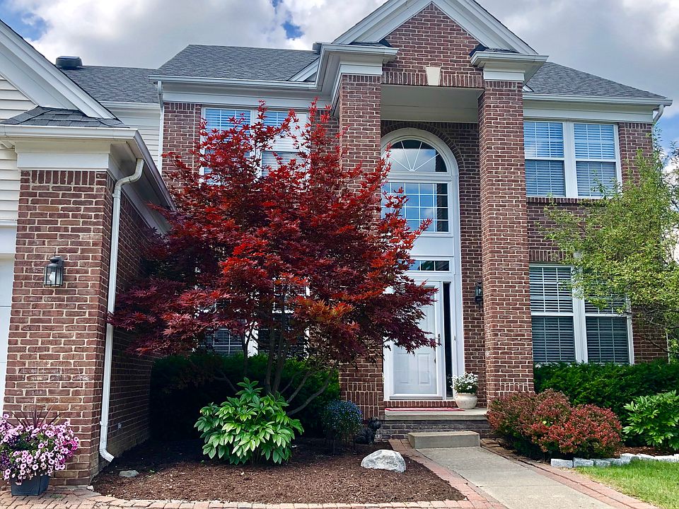 1st image of 324 Bracken Dr
