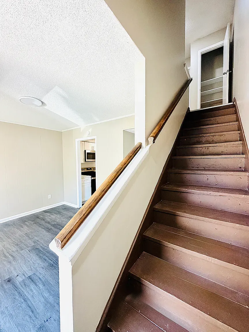 3 bed, 1.5 bath, 1200 sqft, $1,750 — Photo 4