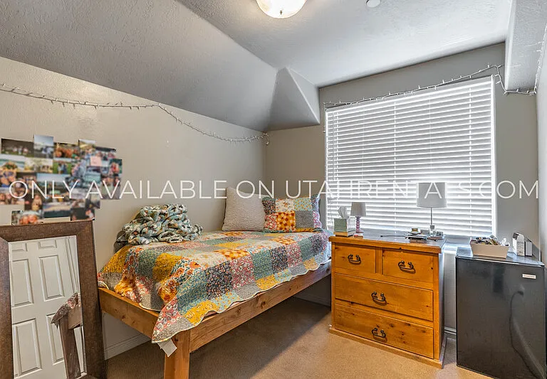 843 E 620 N #L2-2 — Photo 8