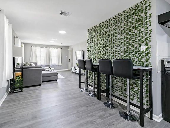 5th image of 5130 Cosby St