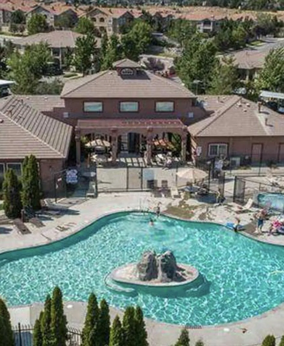 3 bed, 1114 sqft, $2,099 — Photo 1