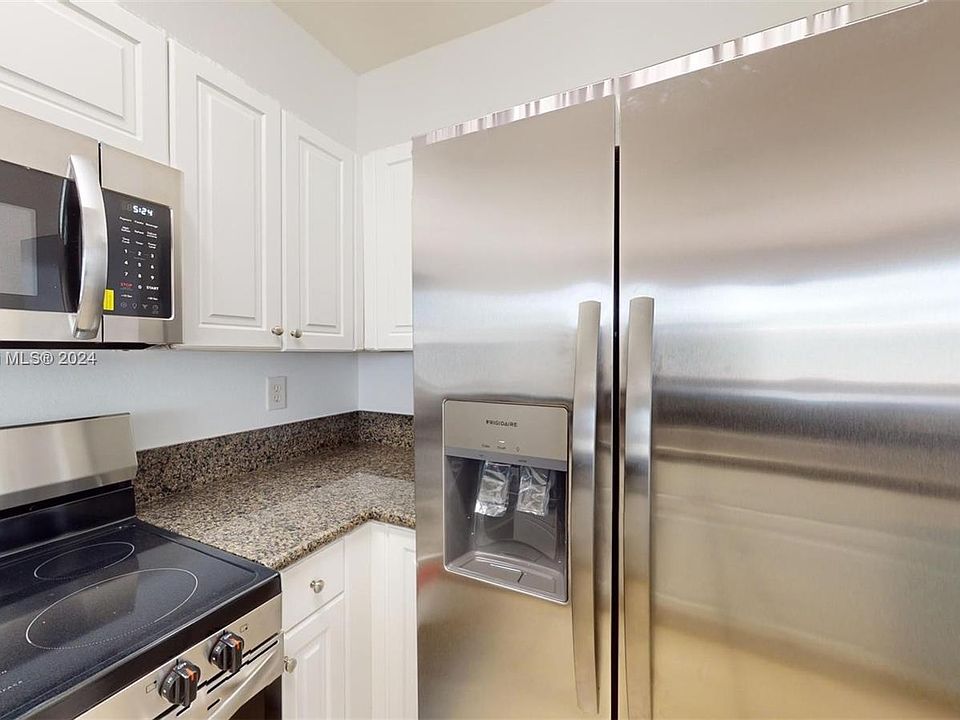 1st image of 2932 SE 2nd Dr Unit 27