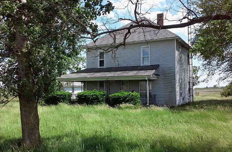 2nd image of 2406 County Road 90