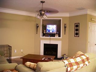 Family Room w/Fireplace