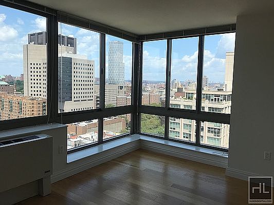 2nd image of 1500 Lexington Ave APT 22C