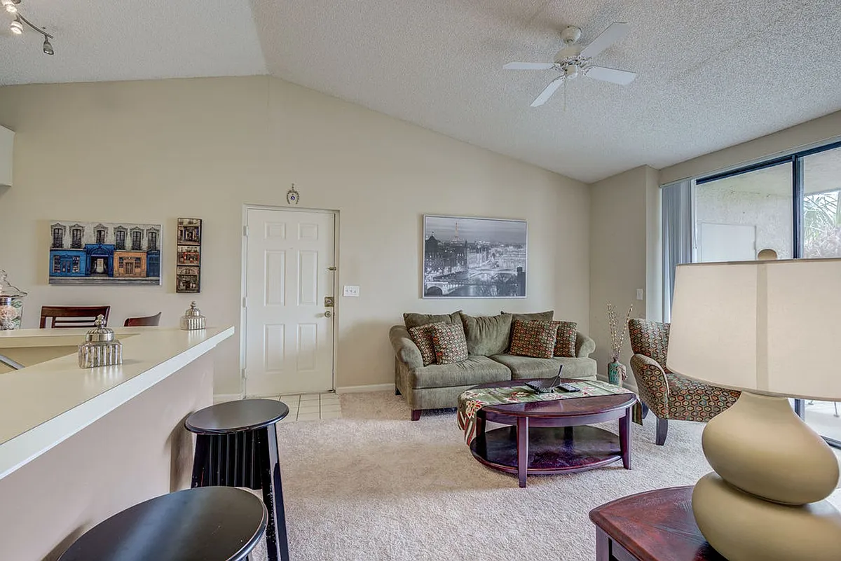 Building Photo - 13545 Eagle Ridge Dr #827