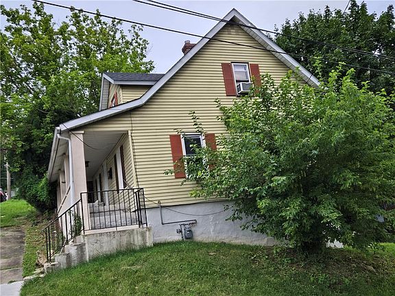 4th image of 806 Carlton Ave