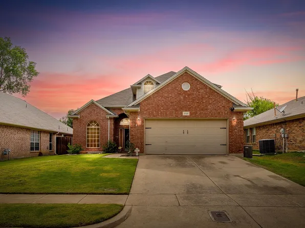 8737 Sunset Trace Dr, Fort Worth, TX 76244