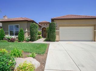 4762 N Waterside Dr, Clovis, CA 93619